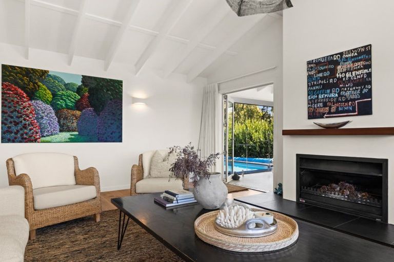 Photo of property in 10 Charlton Road, Te Awanga, 4102