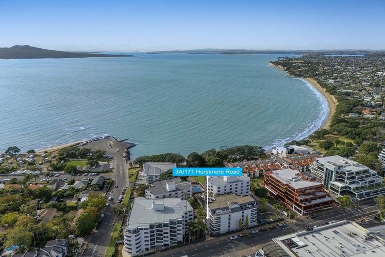 Photo of property in 3a/171 Hurstmere Road, Takapuna, Auckland, 0622