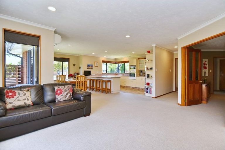 Photo of property in 6 Melford Close, Rangiora, 7400