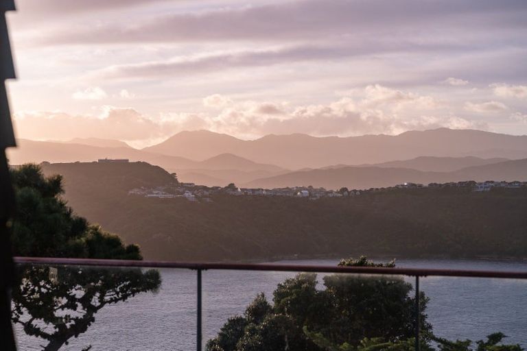 Photo of property in 142 Grafton Road, Roseneath, Wellington, 6011