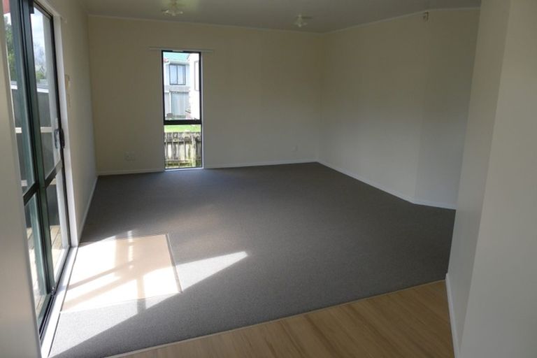 Photo of property in 37 Solveig Place, Randwick Park, Auckland, 2105