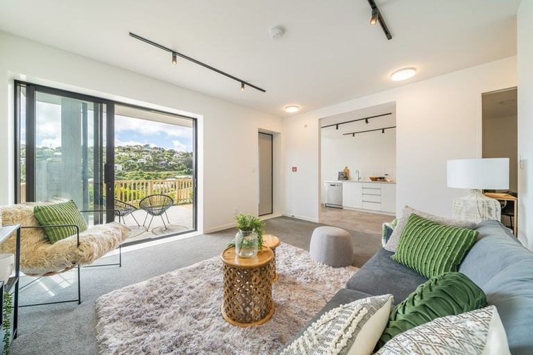 Photo of property in 67u2 Tiketike Way, Brooklyn, Wellington, 6021