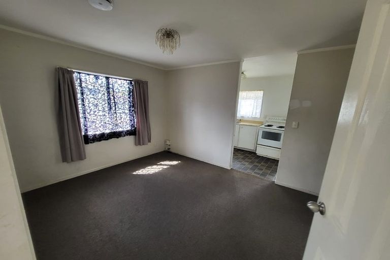 Photo of property in 1/13 Fernhaven Place, Massey, Auckland, 0614