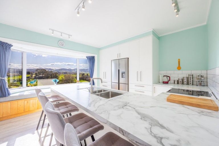 Photo of property in 89 Tiffen Lane, Waipawa, 4210