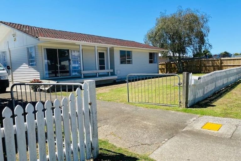 Photo of property in 21 Kemble Close, Mangere, Auckland, 2022