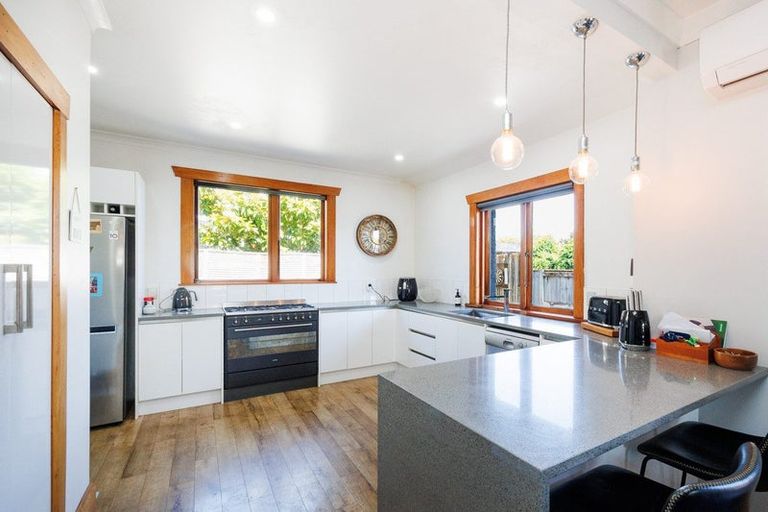 Photo of property in 116 Heretaunga Street, Palmerston North, 4414