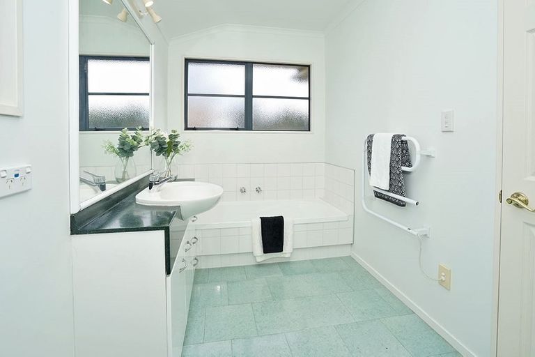 Photo of property in 11 Huntington Drive, Huntington, Hamilton, 3210