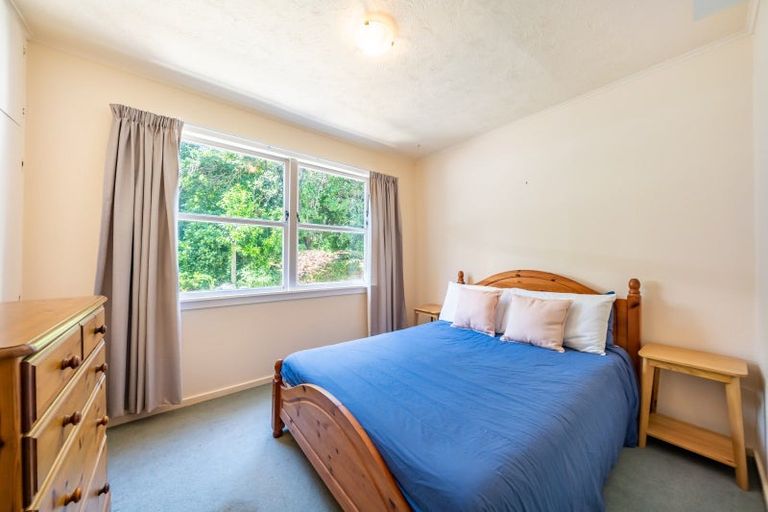 Photo of property in 16 Shalimar Crescent, Khandallah, Wellington, 6035