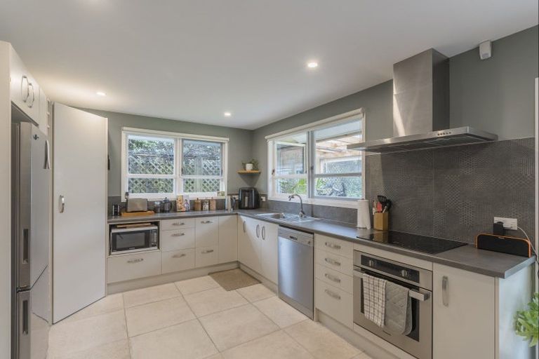 Photo of property in 3 Kanawa Street, Waikanae, 5036