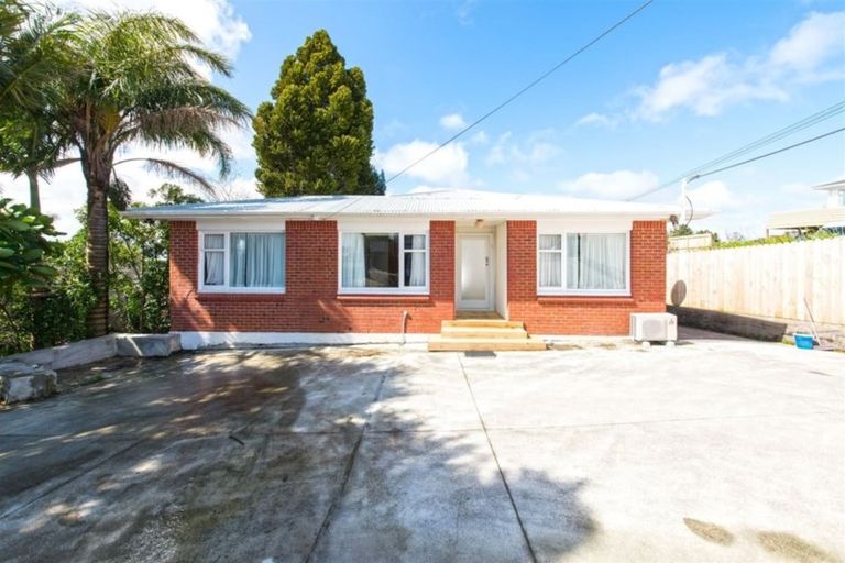 Photo of property in 52 Pleasant Road, Glen Eden, Auckland, 0602
