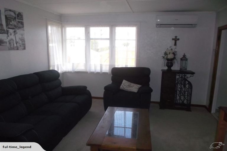 Photo of property in 21 Rira Street, Marton, 4710