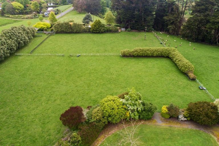 Photo of property in 375 Rangatira Road, Hunterville, 4786