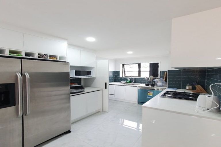 Photo of property in 425d Great South Road, Opaheke, Papakura, 2113