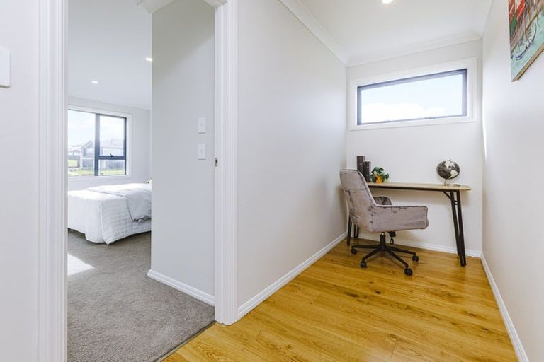 Photo of property in 2 Seagreen Avenue, Rosehill, 2113