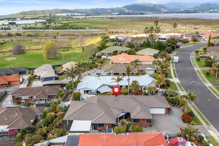 Photo of property in 19 Plateau Heights, Mount Maunganui, 3116