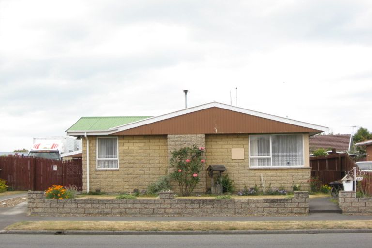 Photo of property in 457 Mairehau Road, Parklands, Christchurch, 8083