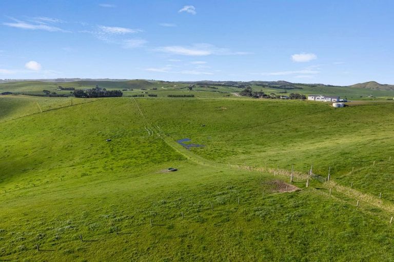 Photo of property in 177 Rehutai Road, Baylys Beach, 0377