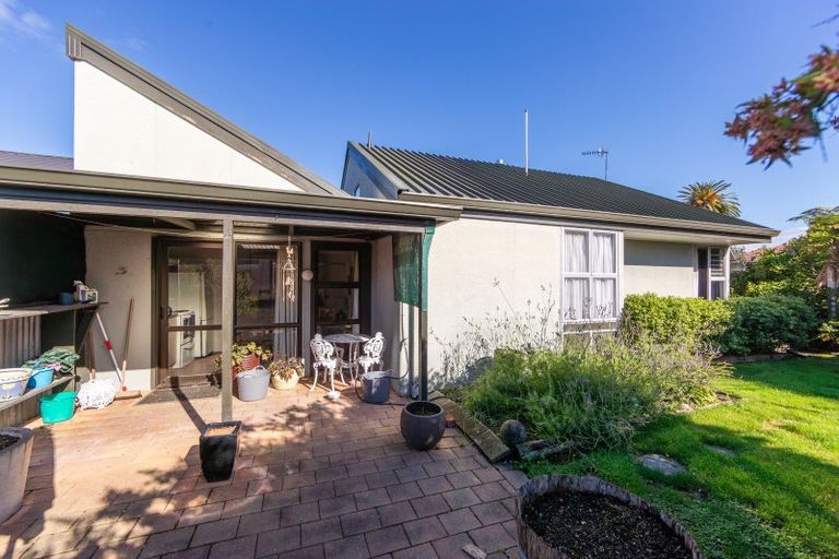 Photo of property in 4 Corwen Place, Mayfair, Hastings, 4122