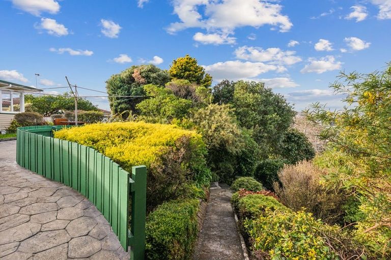 Photo of property in 8 Francis Road, Paraparaumu Beach, Paraparaumu, 5032