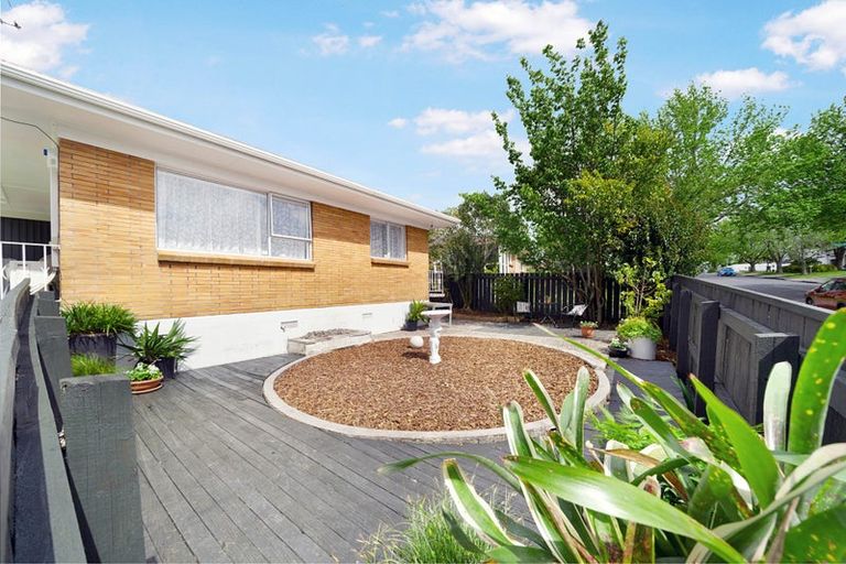 Photo of property in 1/33 Matuhi Rise, Henderson, Auckland, 0612