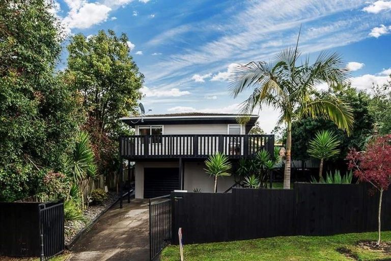 Photo of property in 28 Garton Drive, Massey, Auckland, 0614