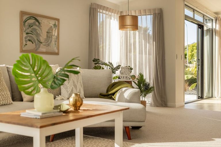 Photo of property in 15 Kaiwaru Place, Waikanae, 5036