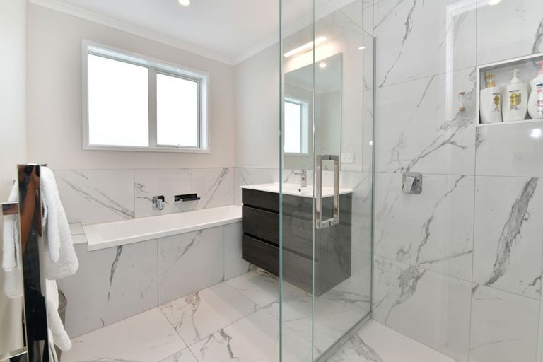 Photo of property in 36 Manhattan Rise, Orewa, 0931