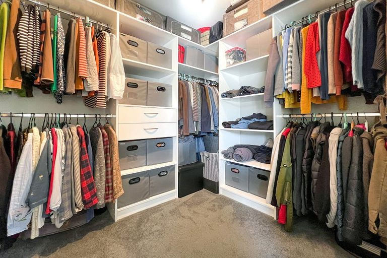 Photo of property in 15 Ina Ville Drive, Pukekohe, 2120