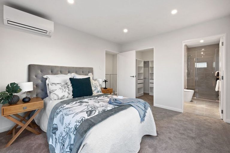 Photo of property in 42b Takutai Avenue, Half Moon Bay, Auckland, 2012