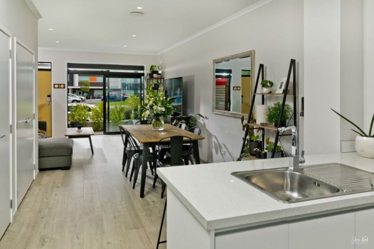 Photo of property in 81c Hobsonville Point Road, Hobsonville, Auckland, 0616