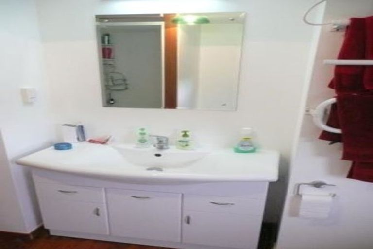 Photo of property in 6a Woodford Way, Crofton Downs, Wellington, 6035