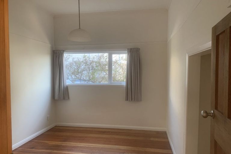 Photo of property in 37 Ara Paiwhenua, Tawa, Wellington, 5028
