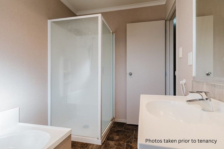 Photo of property in 17 Brooklyn Heights Drive, Kelvin Grove, Palmerston North, 4414