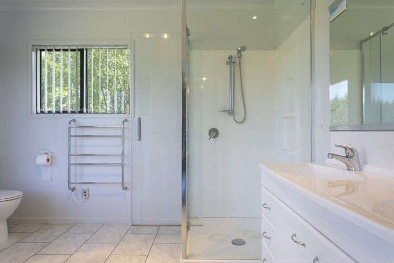 Photo of property in 864 Whangamata Road, Kinloch, Taupo, 3377