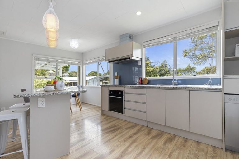 Photo of property in 7 Talmar Place, Massey, Auckland, 0614