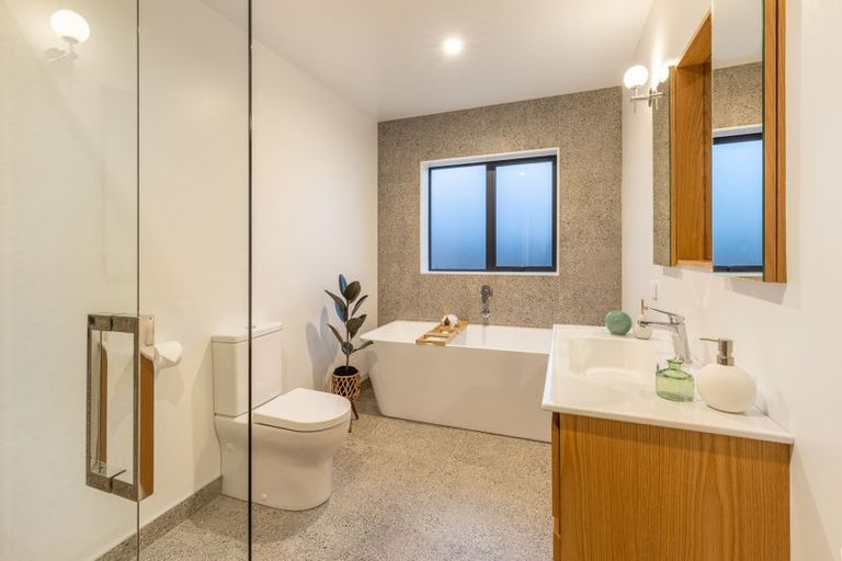 Photo of property in 15 Kaiwaru Place, Waikanae, 5036