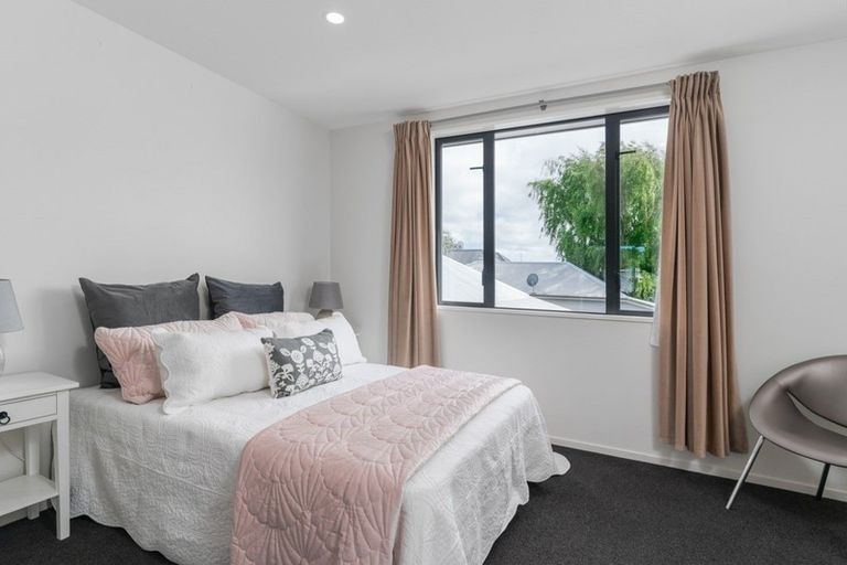 Photo of property in 8c Defoe Place, Waltham, Christchurch, 8023