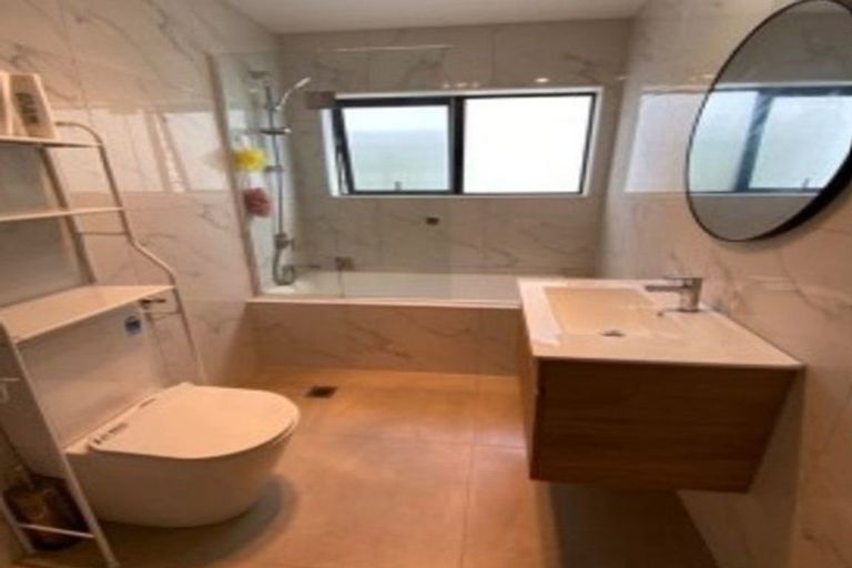 Photo of property in 24 Minhas Road, Papakura, 2110