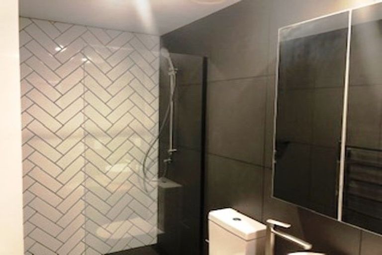 Photo of property in 2/163 Hobsonville Point Road, Hobsonville, Auckland, 0616