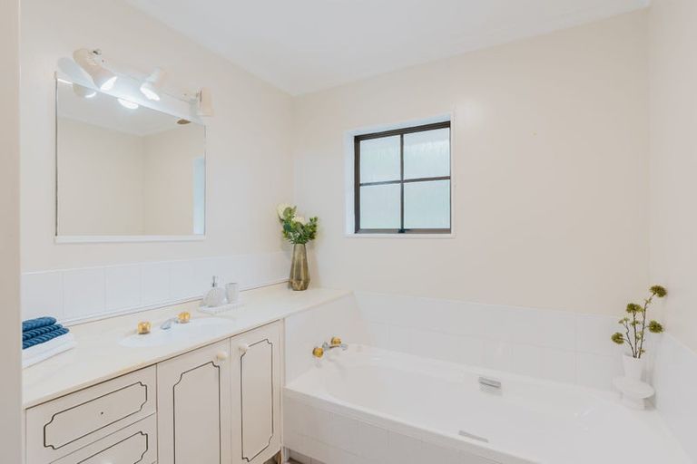 Photo of property in 39 Pohutukawa Drive, Pukete, Hamilton, 3200