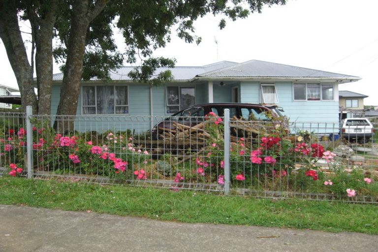 Photo of property in 69 Plumley Crescent, Mangere, Auckland, 2022