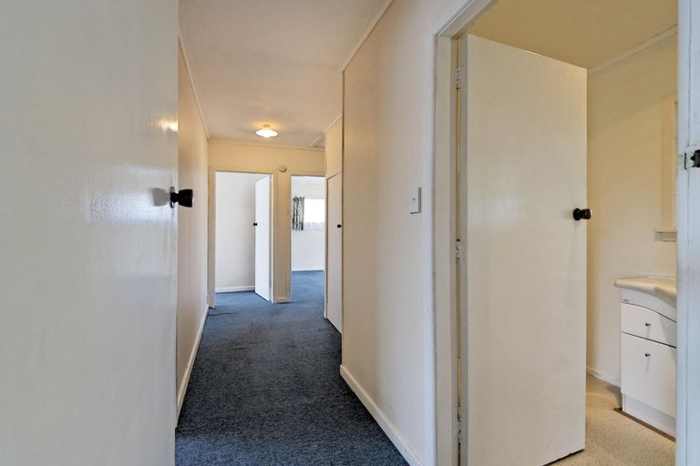 Photo of property in 29 Stottholm Road, Titirangi, Auckland, 0604