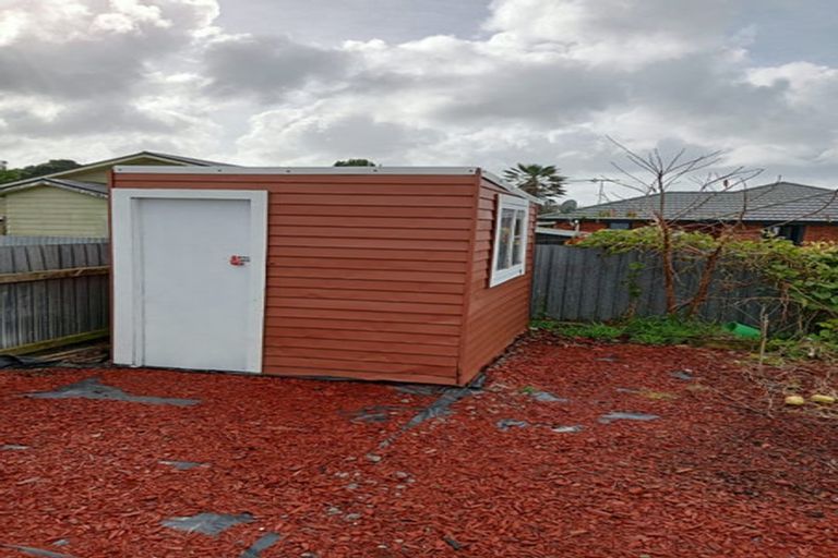 Photo of property in 11 Iredale Road, Hawera, 4610