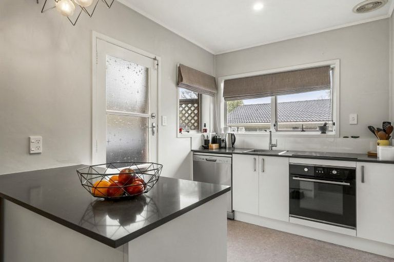 Photo of property in 2/110 Monarch Avenue, Hillcrest, Auckland, 0627