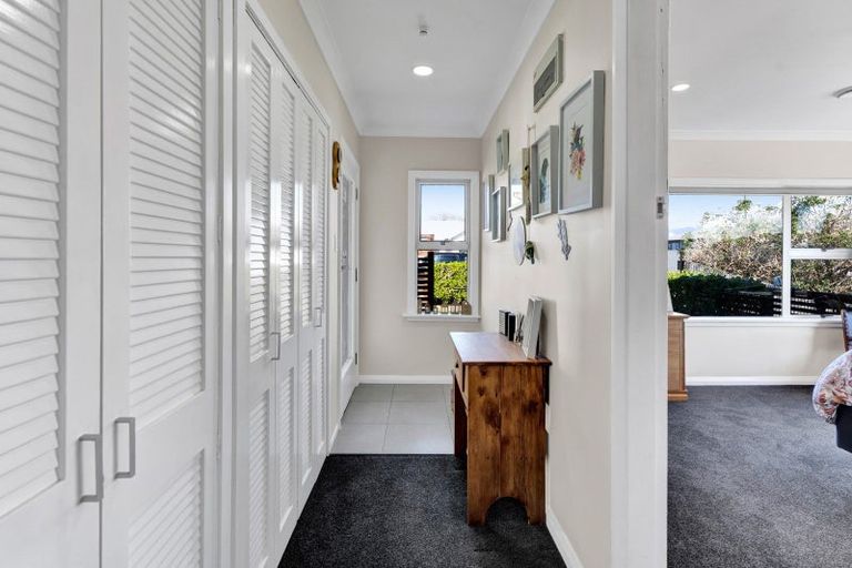 Photo of property in 7 Saxton Road, Upper Vogeltown, New Plymouth, 4310