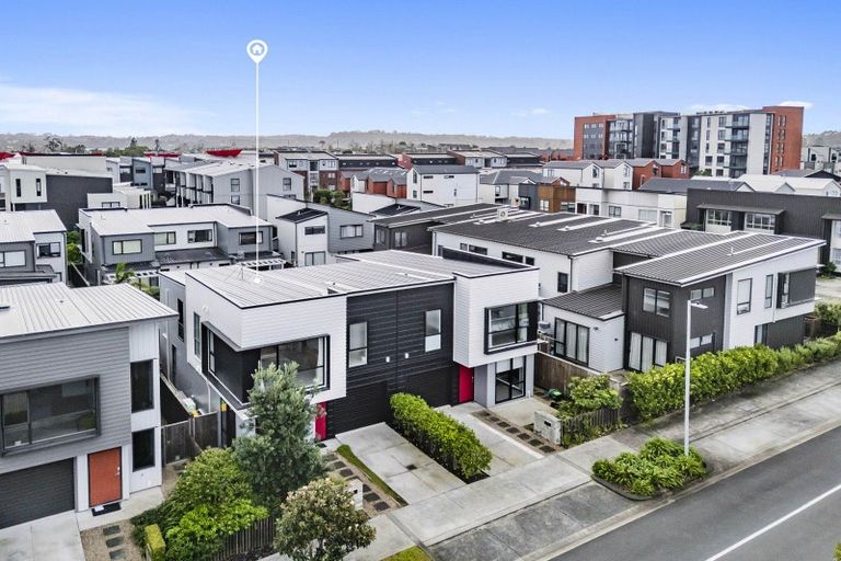 Photo of property in 13 Ian Morrison Road, Hobsonville, Auckland, 0616