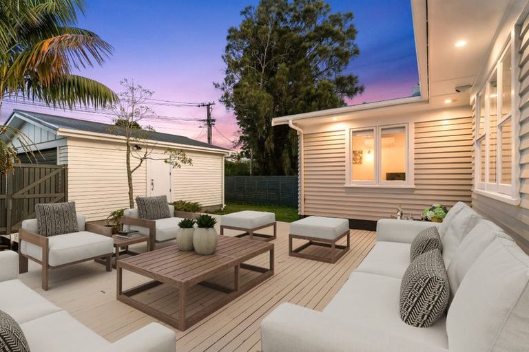 Photo of property in 8 Becroft Drive, Forrest Hill, Auckland, 0620