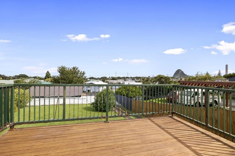 Photo of property in 7 Mount View Place, Spotswood, New Plymouth, 4310