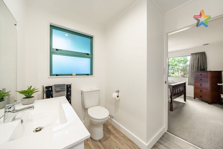 Photo of property in 126 Normandale Road, Normandale, Lower Hutt, 5010
