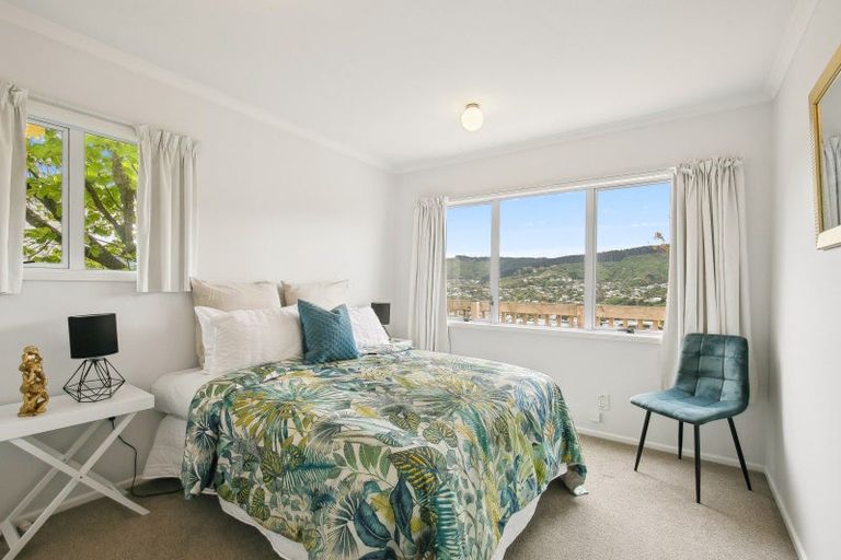 Photo of property in 116 Woodman Drive, Tawa, Wellington, 5028